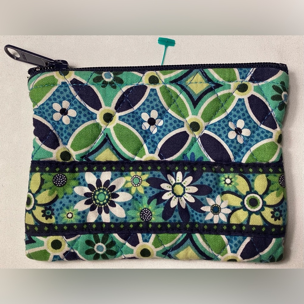 Vera Bradley coin purse daisy retired